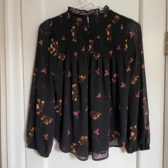 Madewell | Georgette Ruffle-Collar Smocked Top in Falling Freesias - Picture 4 of 8